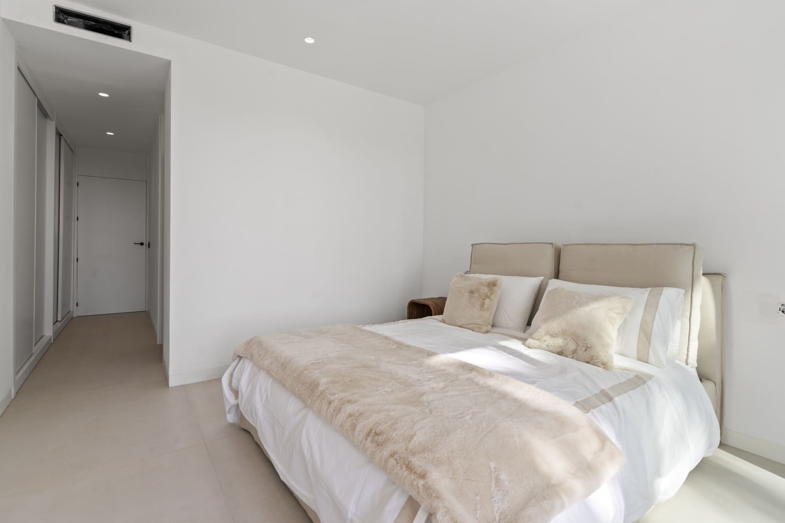 4 Zimmer Apartment zu verkaufen in New Golden Mile mit Pool Garage - 895.000 € (Ref: 9033213)