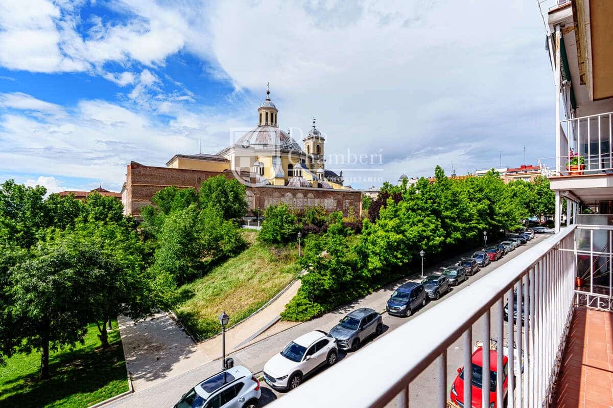 3 sypialnia Mieszkanie do wynajęcia w Miasto Madryt - 2 000 € (Ref: 10031393)