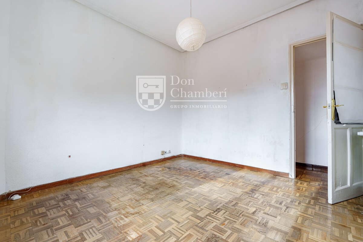Piso de 3 habitaciones en Madrid ciudad en venta - 900.000 € (Ref: 10040285)