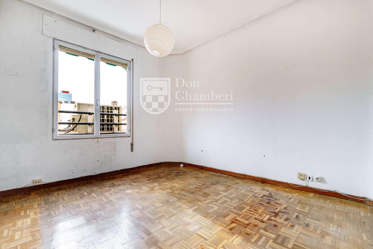Piso de 3 habitaciones en Madrid ciudad en venta - 900.000 € (Ref: 10040285)