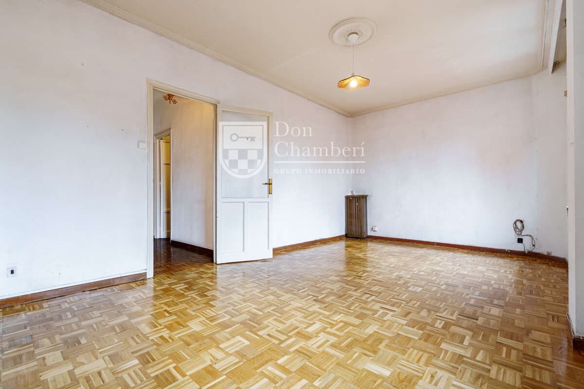 Piso de 3 habitaciones en Madrid ciudad en venta - 900.000 € (Ref: 10040285)