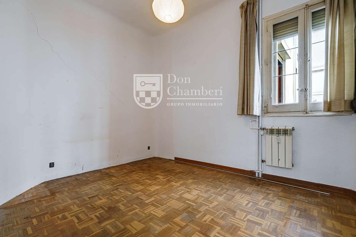 Piso de 3 habitaciones en Madrid ciudad en venta - 900.000 € (Ref: 10040285)