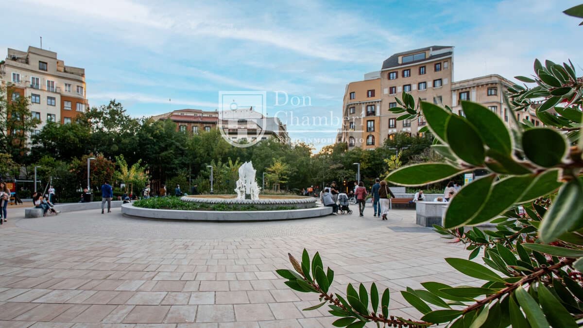 Piso de 3 habitaciones en Madrid ciudad en venta - 900.000 € (Ref: 10040285)