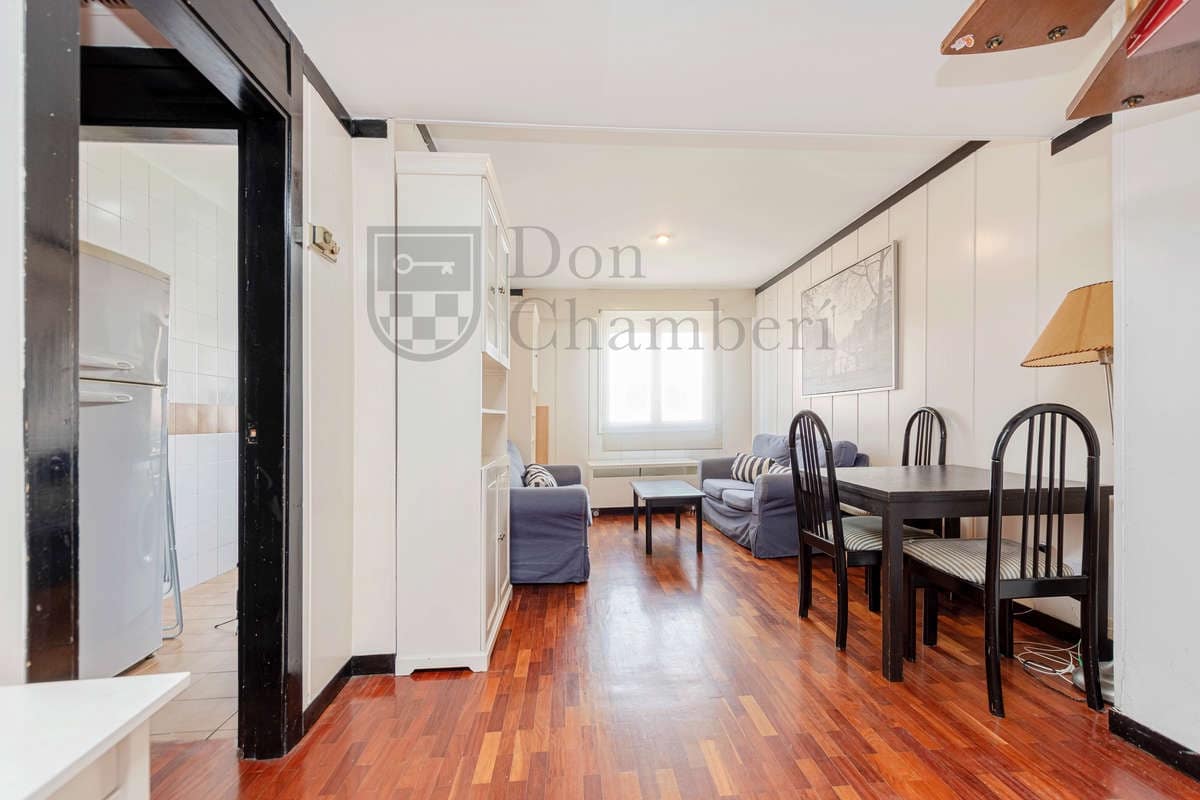 Pareado de 2 habitaciones en Madrid ciudad en alquiler - 1.900 € (Ref: 10040286)