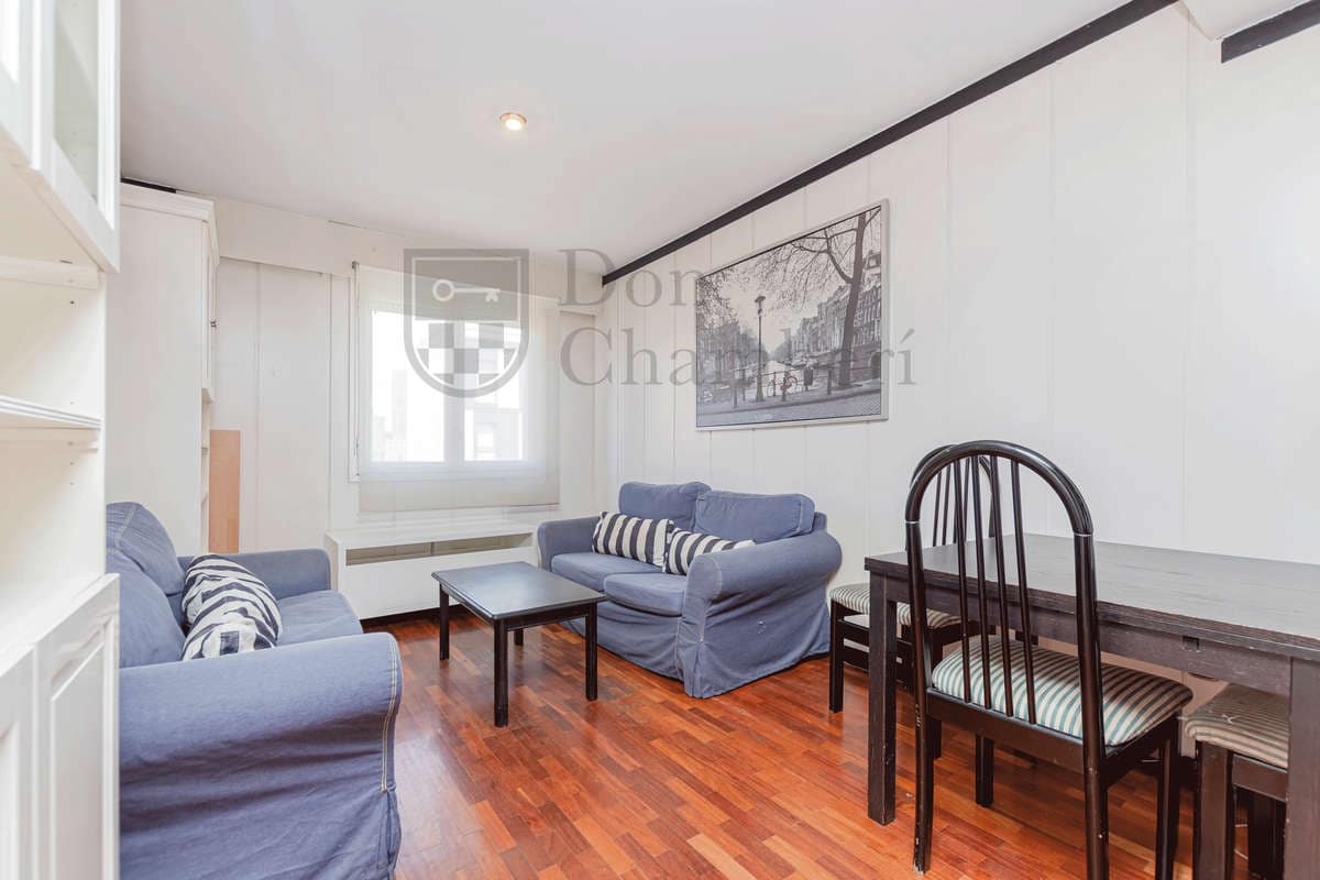 Pareado de 2 habitaciones en Madrid ciudad en alquiler - 1.900 € (Ref: 10040286)