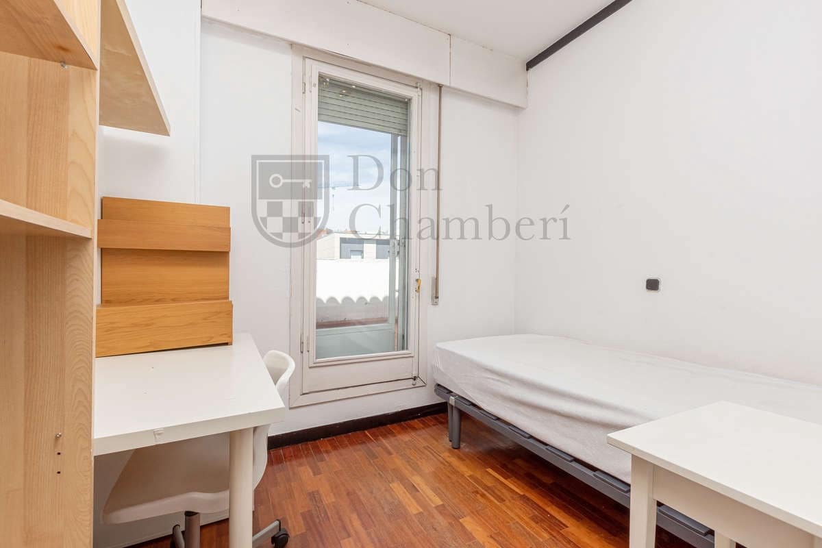 Pareado de 2 habitaciones en Madrid ciudad en alquiler - 1.900 € (Ref: 10040286)