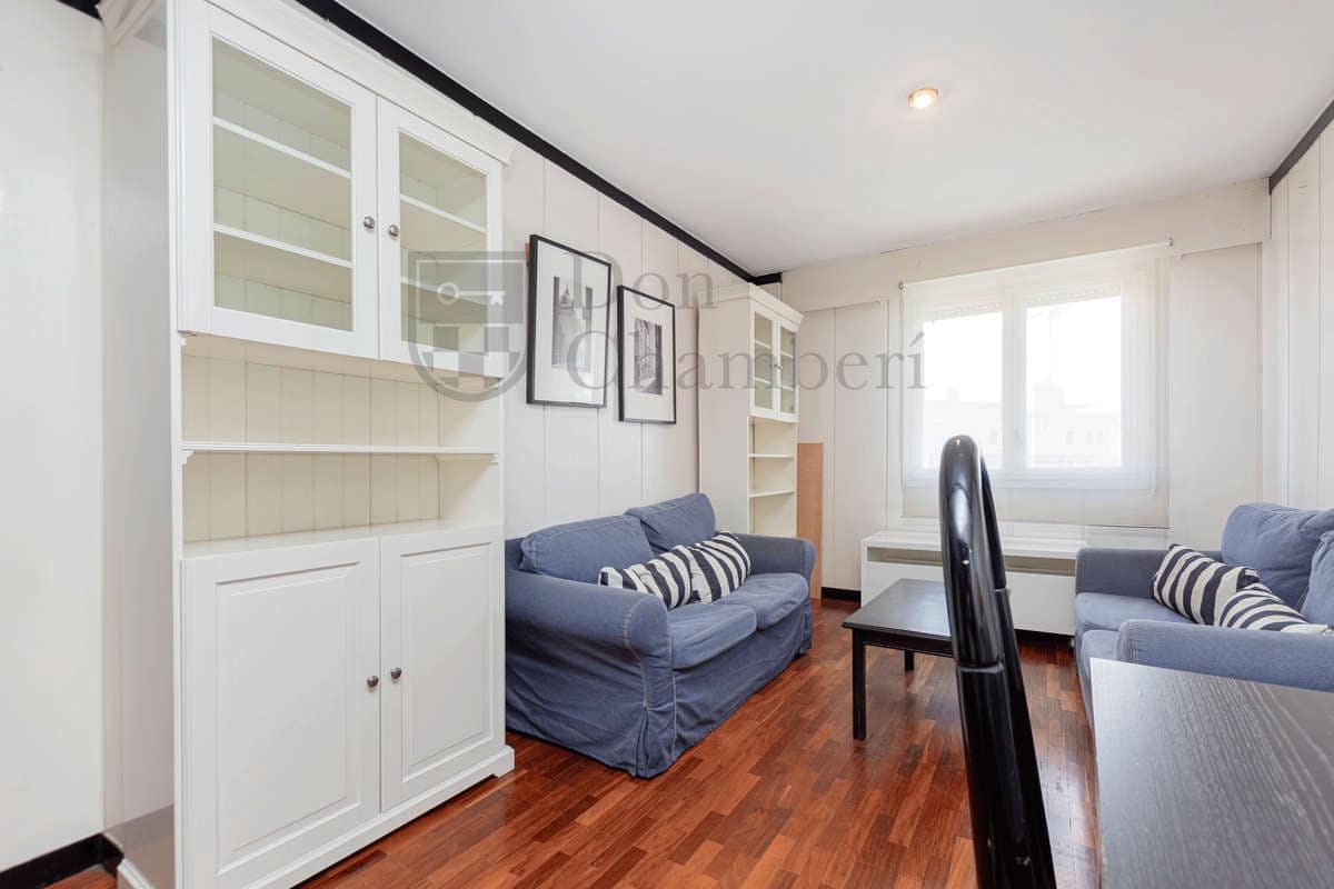 Pareado de 2 habitaciones en Madrid ciudad en alquiler - 1.900 € (Ref: 10040286)