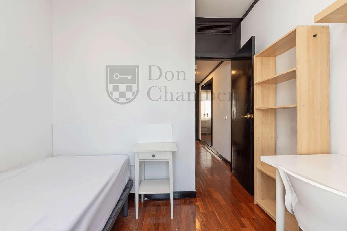 Pareado de 2 habitaciones en Madrid ciudad en alquiler - 1.900 € (Ref: 10040286)