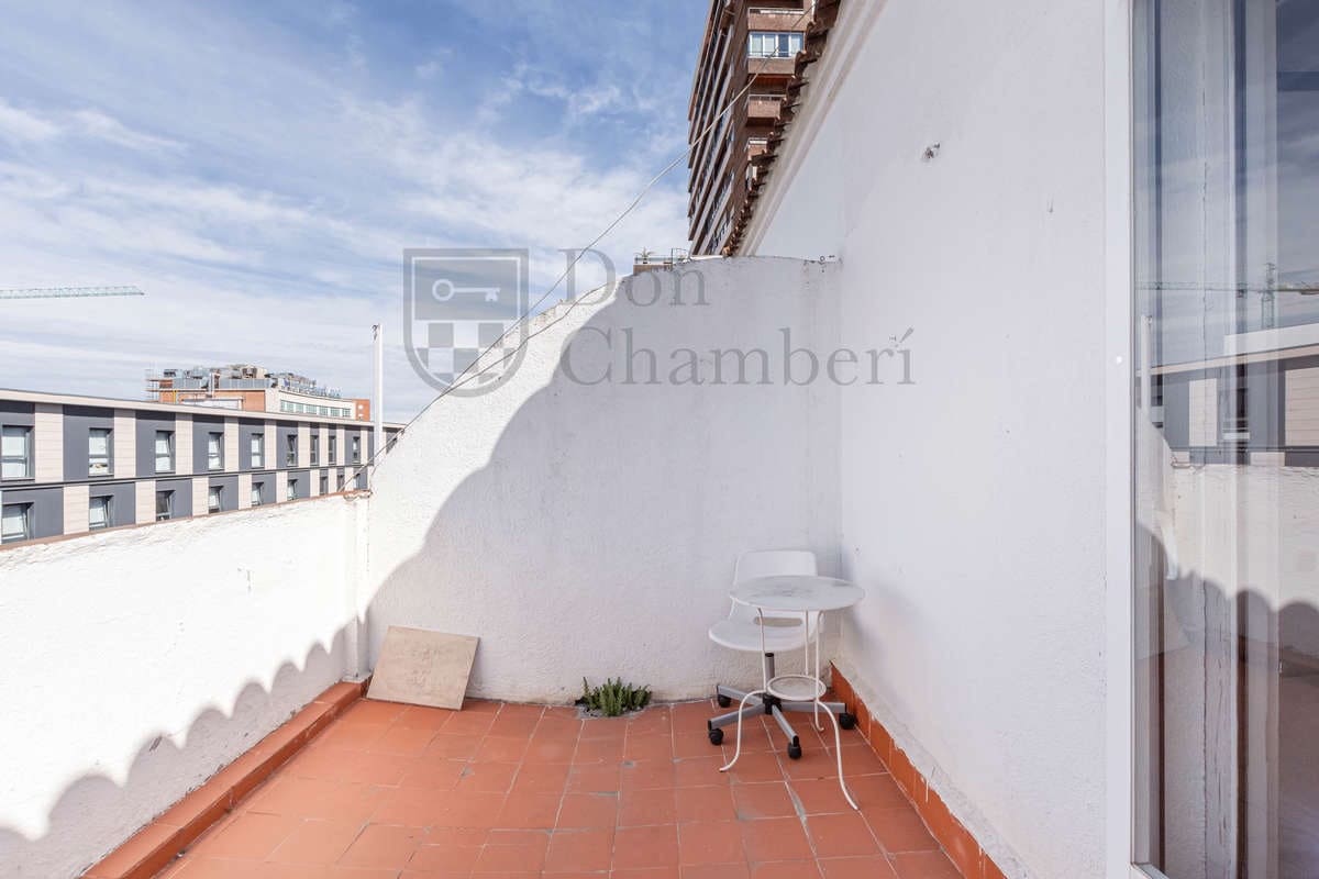 Pareado de 2 habitaciones en Madrid ciudad en alquiler - 1.900 € (Ref: 10040286)