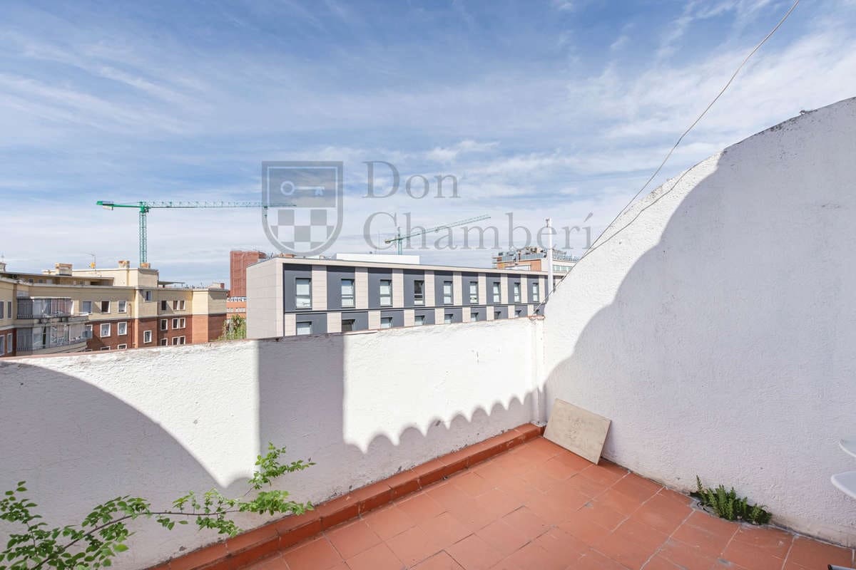 Pareado de 2 habitaciones en Madrid ciudad en alquiler - 1.900 € (Ref: 10040286)