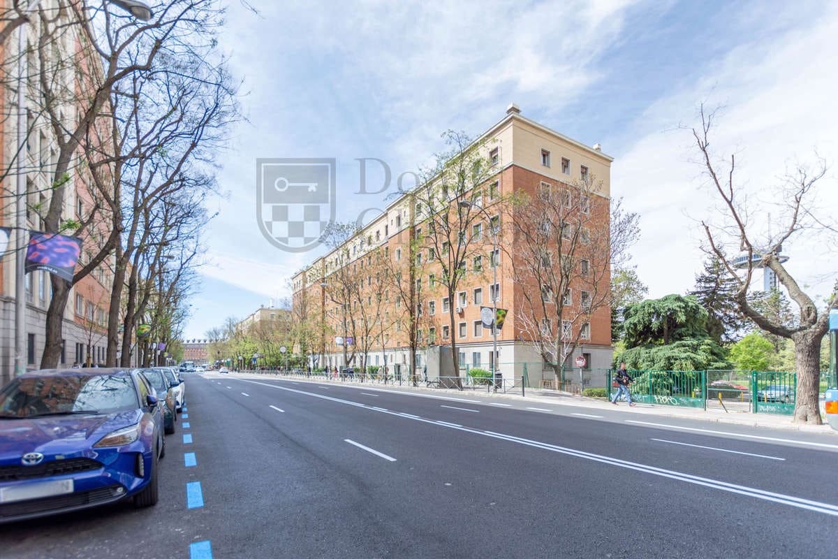 Pareado de 2 habitaciones en Madrid ciudad en alquiler - 1.900 € (Ref: 10040286)