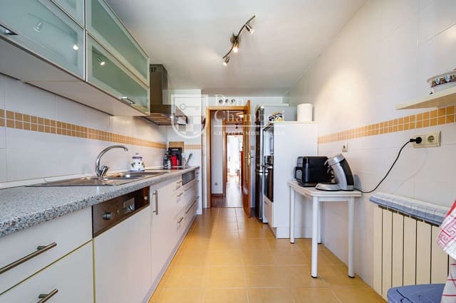 3 quarto Apartamento para venda em Valverde, Madrid cidade com piscina garagem - 735 000 € (Ref: 10044238)