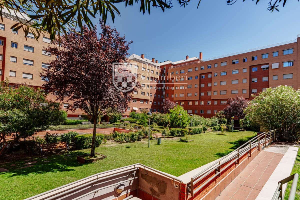 3 sypialnia Mieszkanie na sprzedaż w Miasto Madryt z basenem garażem - 735 000 € (Ref: 10044238)