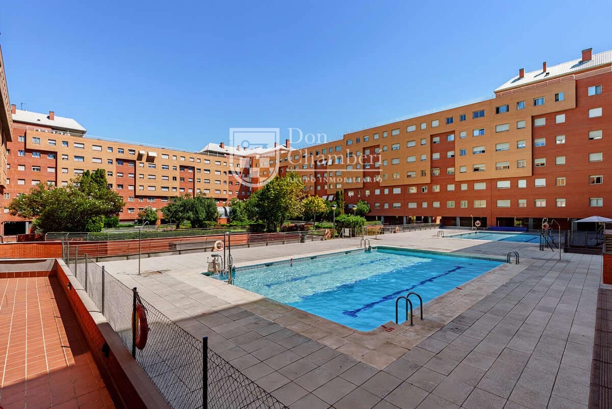 3 sypialnia Mieszkanie na sprzedaż w Miasto Madryt z basenem garażem - 735 000 € (Ref: 10044238)