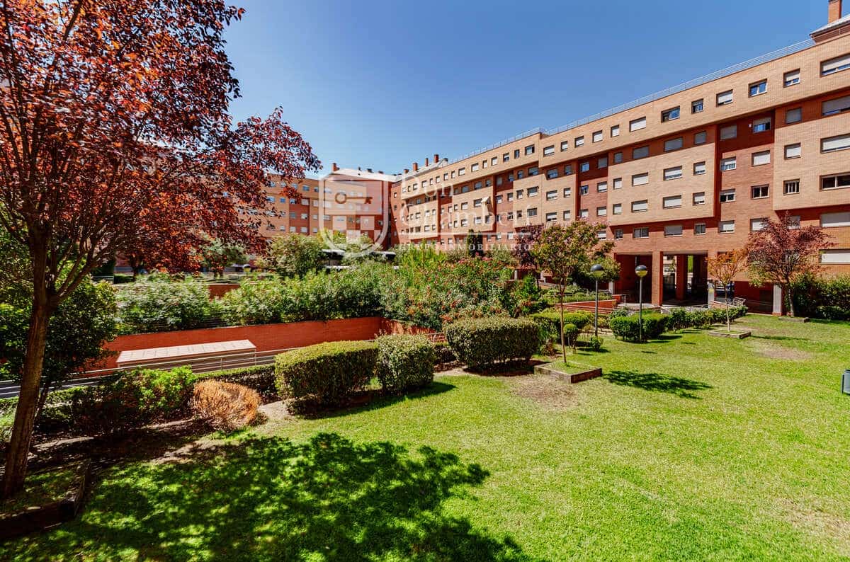 3 sypialnia Mieszkanie na sprzedaż w Miasto Madryt z basenem garażem - 735 000 € (Ref: 10044238)