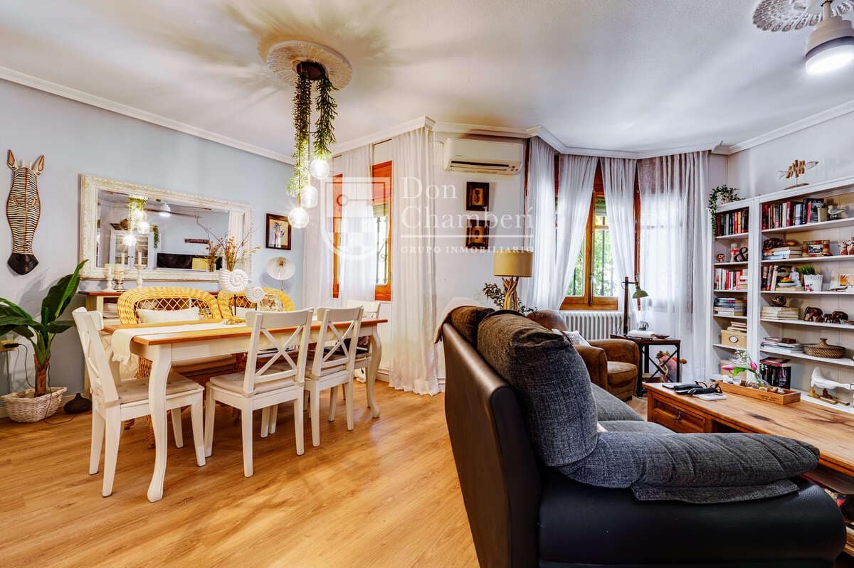 6 bedroom Villa for sale in Aranjuez with garage - € 595,000 (Ref: 10044239)