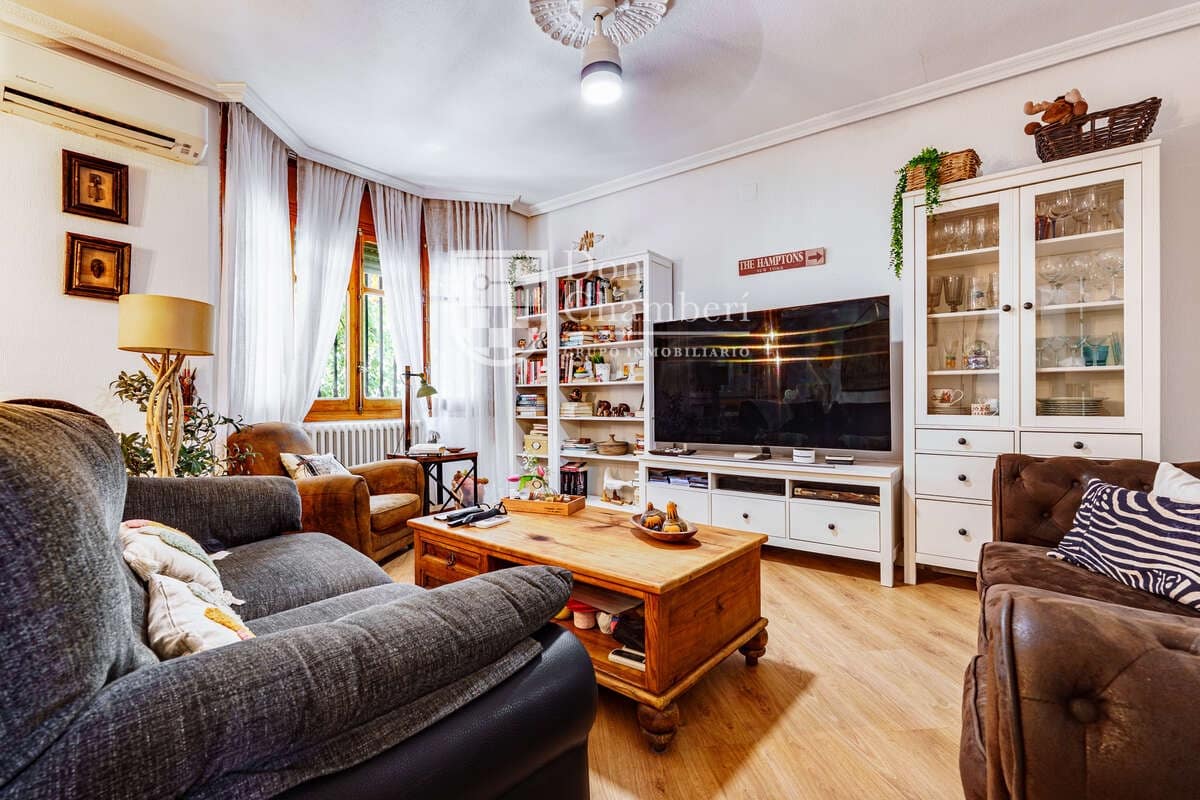 6 bedroom Villa for sale in Aranjuez with garage - € 595,000 (Ref: 10044239)