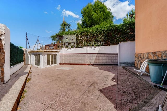 6 bedroom Villa for sale in Aranjuez with garage - € 595,000 (Ref: 10044239)