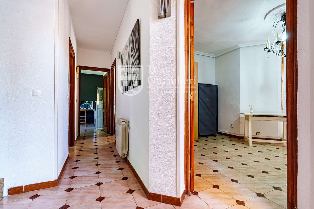 6 bedroom Villa for sale in Aranjuez with garage - € 595,000 (Ref: 10044239)