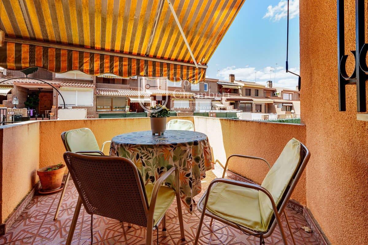 6 bedroom Villa for sale in Aranjuez with garage - € 595,000 (Ref: 10044239)