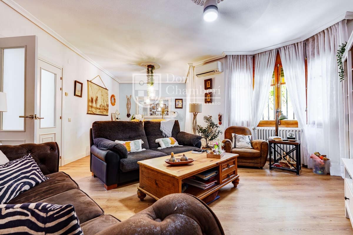 6 bedroom Villa for sale in Aranjuez with garage - € 595,000 (Ref: 10044239)