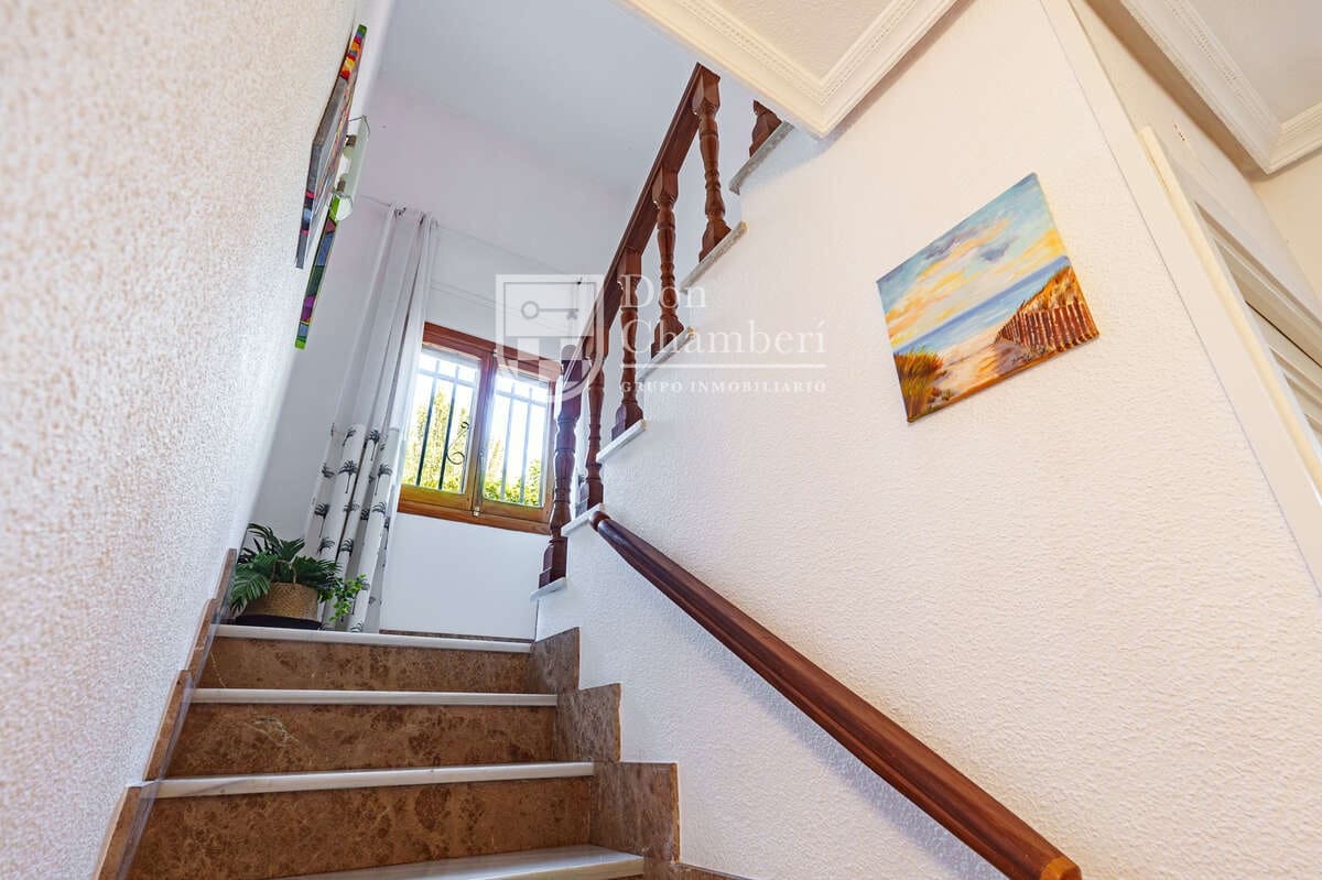 6 bedroom Villa for sale in Aranjuez with garage - € 595,000 (Ref: 10044239)