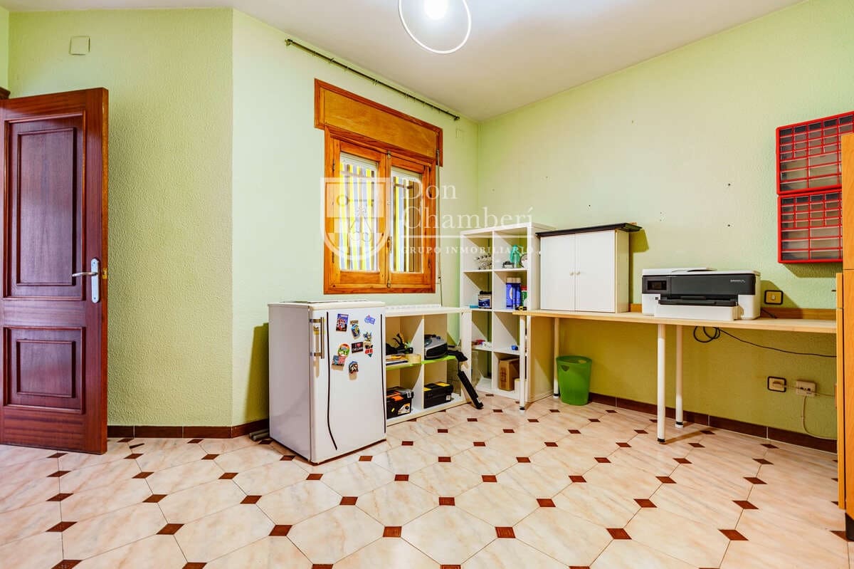 6 bedroom Villa for sale in Aranjuez with garage - € 595,000 (Ref: 10044239)