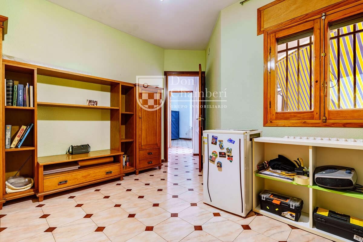 6 bedroom Villa for sale in Aranjuez with garage - € 595,000 (Ref: 10044239)