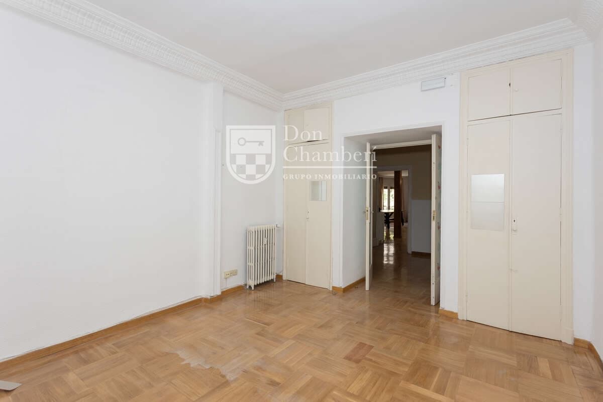 6 bedroom Flat for sale in Madrid city - € 1,790,000 (Ref: 10074855)
