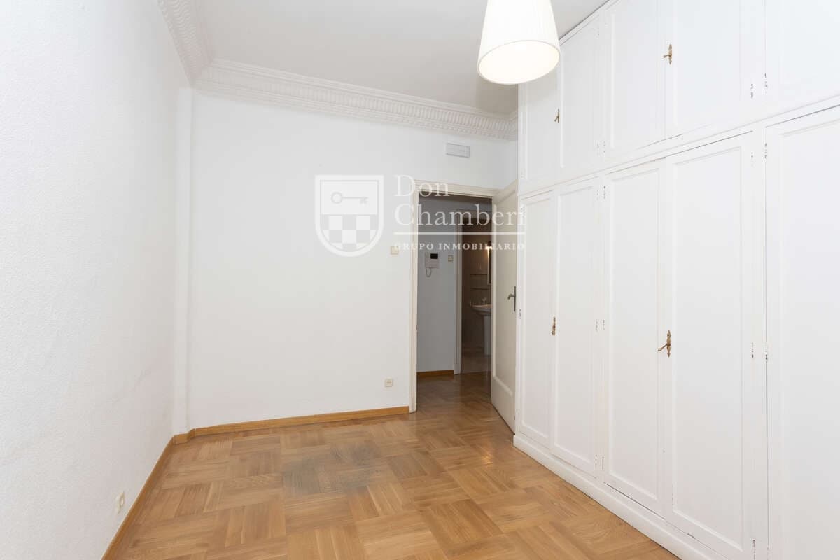 6 bedroom Flat for sale in Madrid city - € 1,790,000 (Ref: 10074855)