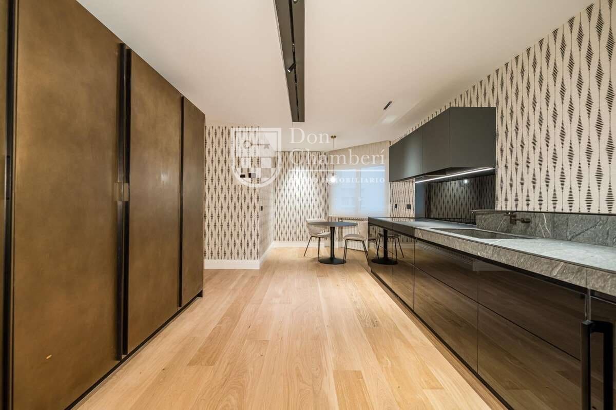 Piso de 3 habitaciones en Madrid ciudad en venta con garaje - 4.120.000 € (Ref: 10097471)
