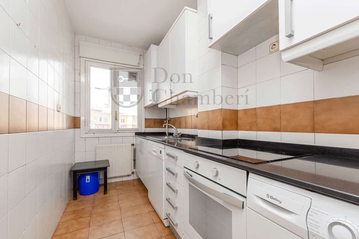 2 sypialnia Dom blizniak do wynajęcia w Miasto Madryt - 1 900 € (Ref: 10101344)