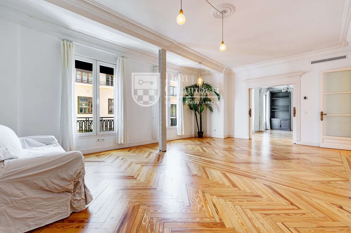 3 makuuhuone Asunto vuokrattavana paikassa Madrid kaupunki - 4 500 € (Ref: 10114561)