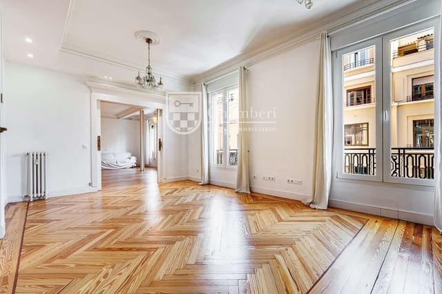 3 makuuhuone Asunto vuokrattavana paikassa Chamberí, Madrid kaupunki - 4 500 € (Ref: 10114561)
