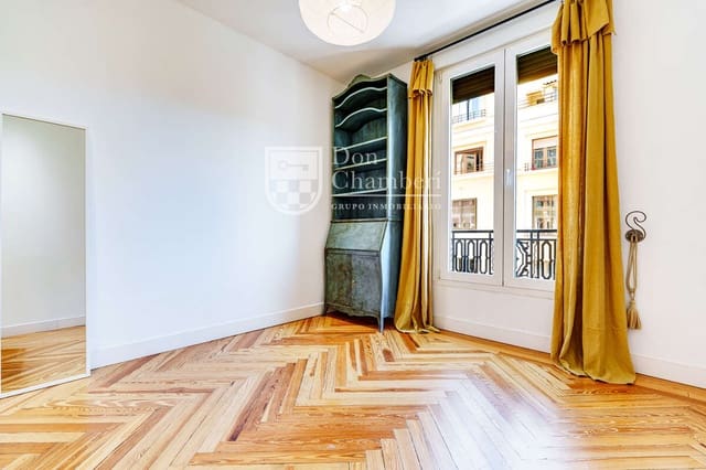 3 makuuhuone Asunto vuokrattavana paikassa Chamberí, Madrid kaupunki - 4 500 € (Ref: 10114561)