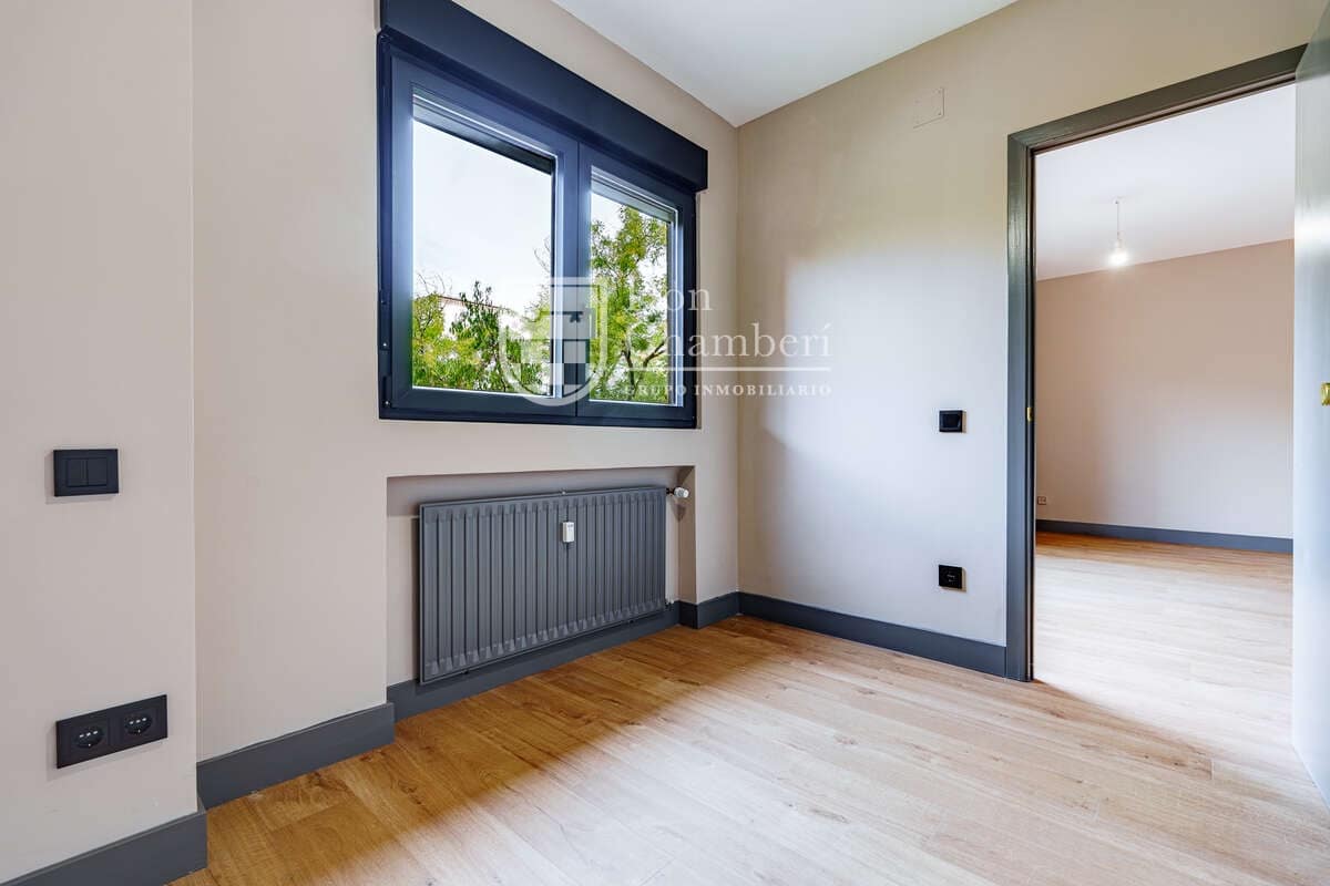 1 bedroom Flat for rent in Madrid city with pool garage - € 1,500 (Ref: 10139032)