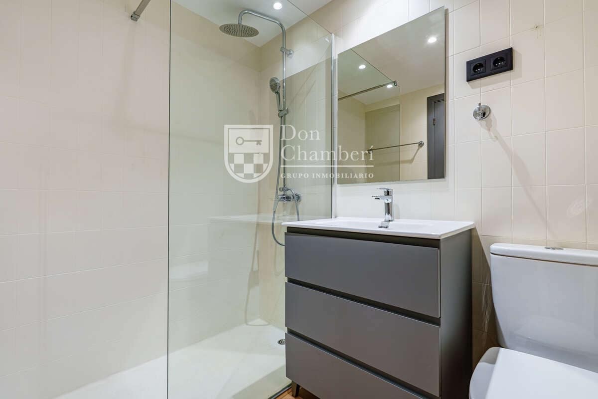 1 bedroom Flat for rent in Madrid city with pool garage - € 1,500 (Ref: 10139032)