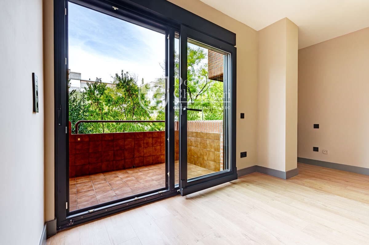 1 bedroom Flat for rent in Madrid city with pool garage - € 1,500 (Ref: 10139032)