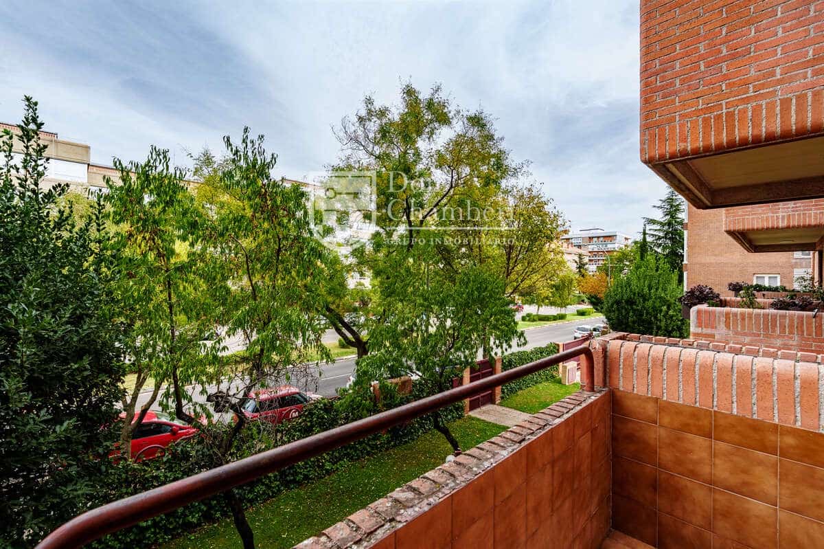 1 bedroom Flat for rent in Madrid city with pool garage - € 1,500 (Ref: 10139032)