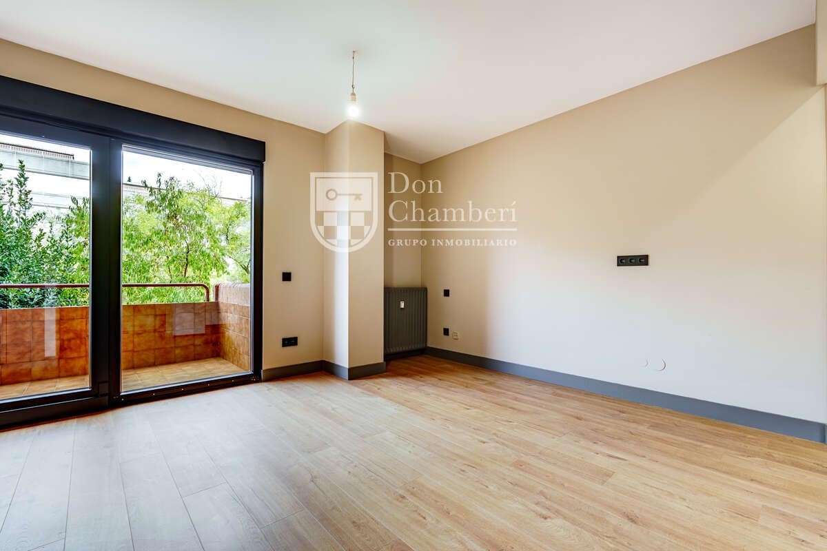 1 bedroom Flat for rent in Madrid city with pool garage - € 1,500 (Ref: 10139032)