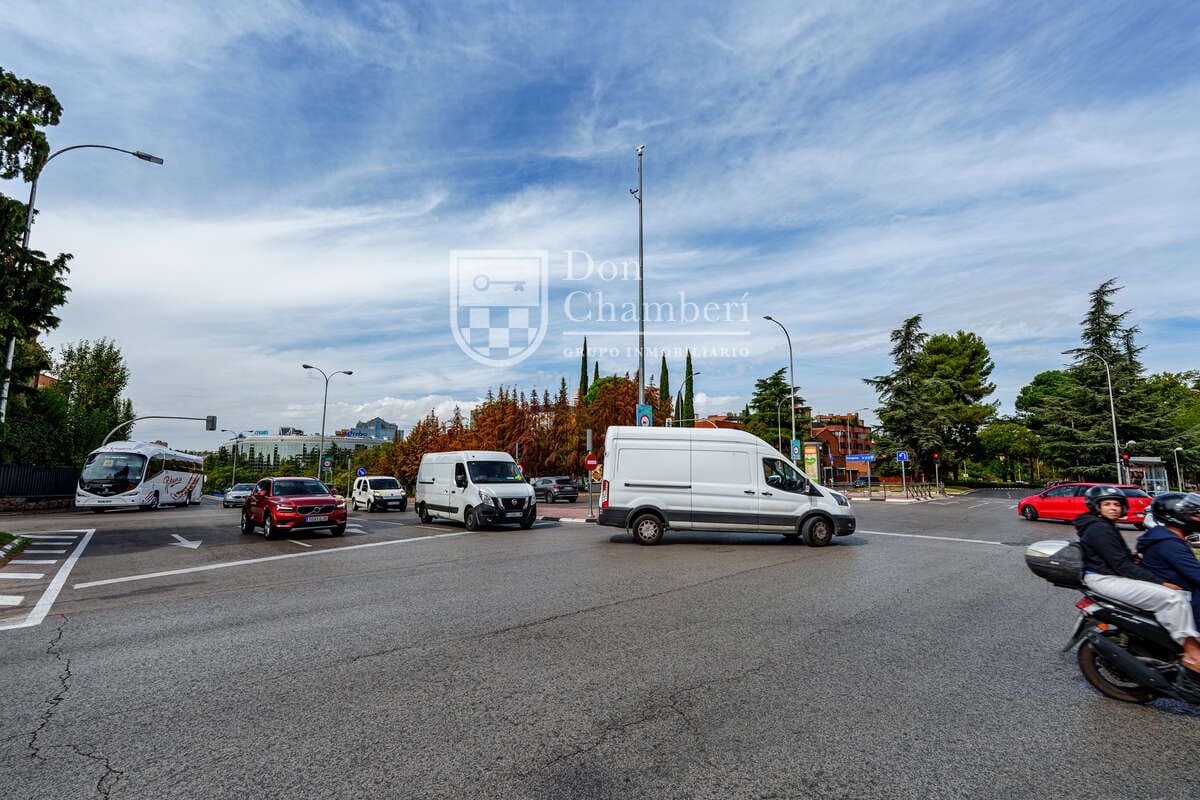 1 bedroom Flat for rent in Madrid city with pool garage - € 1,500 (Ref: 10139032)