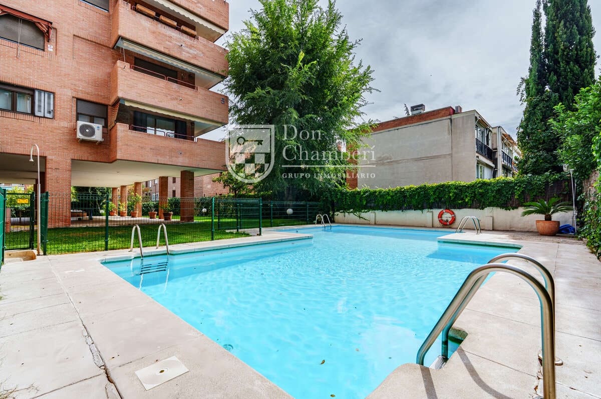 1 bedroom Flat for rent in Madrid city with pool garage - € 1,500 (Ref: 10139032)