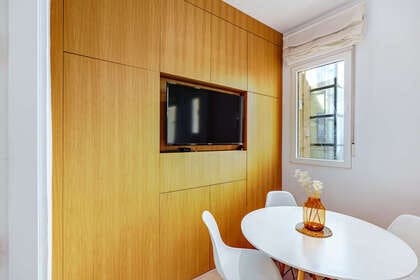 2 soveværelse Lejlighed til leje i Madrid by - € 2.100 (Ref: 10157145)