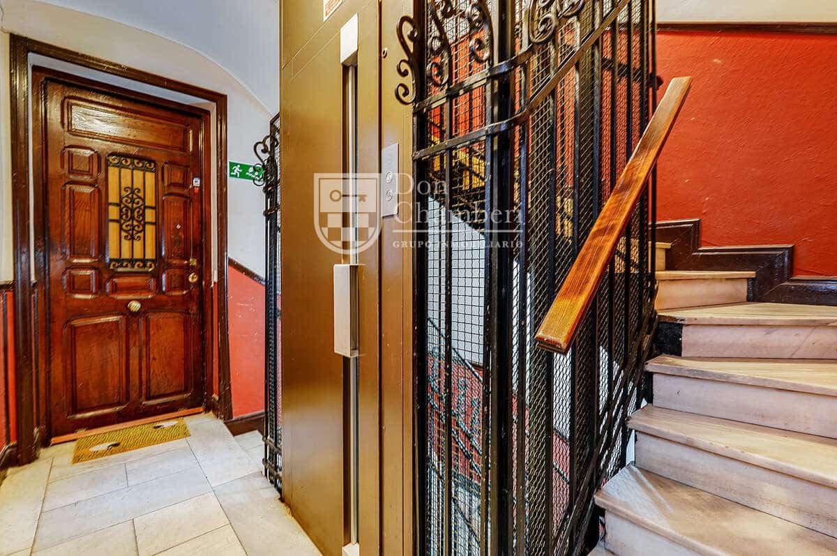 2 soveværelse Lejlighed til leje i Madrid by - € 2.100 (Ref: 10157145)
