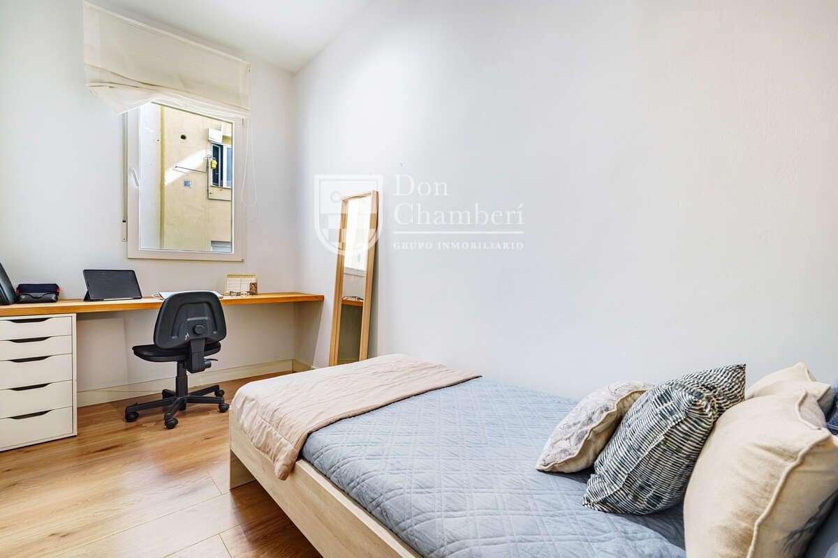 2 soveværelse Lejlighed til leje i Madrid by - € 2.100 (Ref: 10157145)