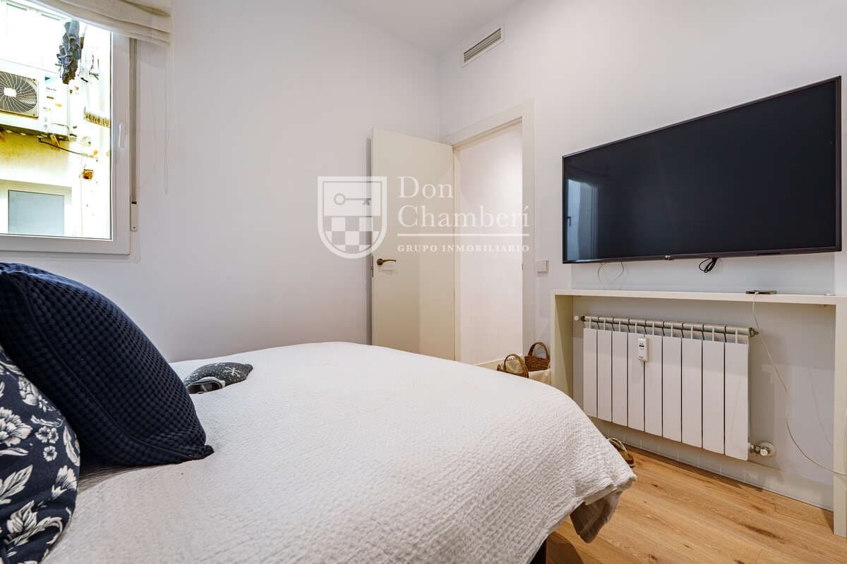 2 soveværelse Lejlighed til leje i Madrid by - € 2.100 (Ref: 10157145)