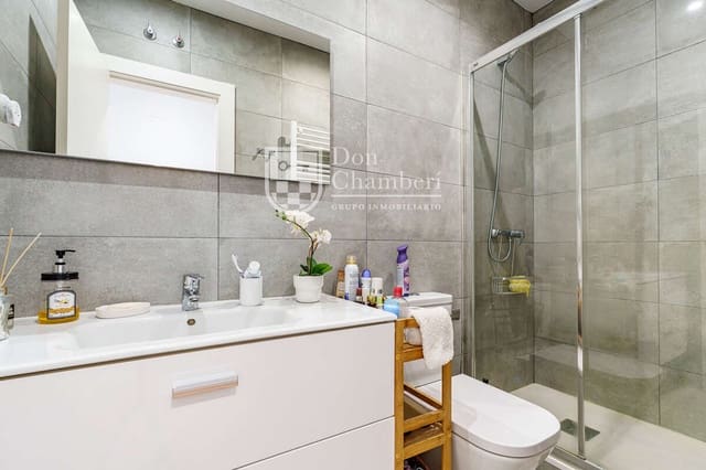 2 soveværelse Lejlighed til leje i Chamberí, Madrid by - € 2.100 (Ref: 10157145)
