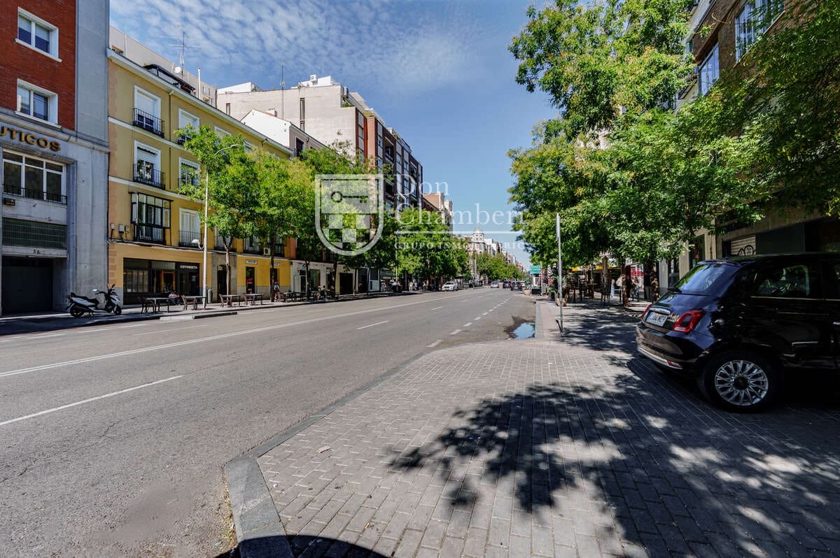 2 soveværelse Lejlighed til leje i Madrid by - € 2.100 (Ref: 10157145)