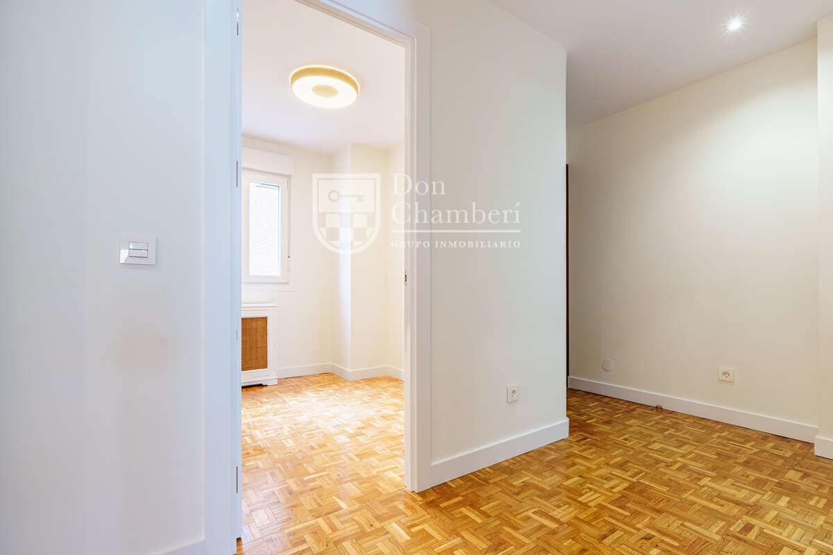 2 soveværelse Lejlighed til salg i Madrid by - € 790.000 (Ref: 10176252)