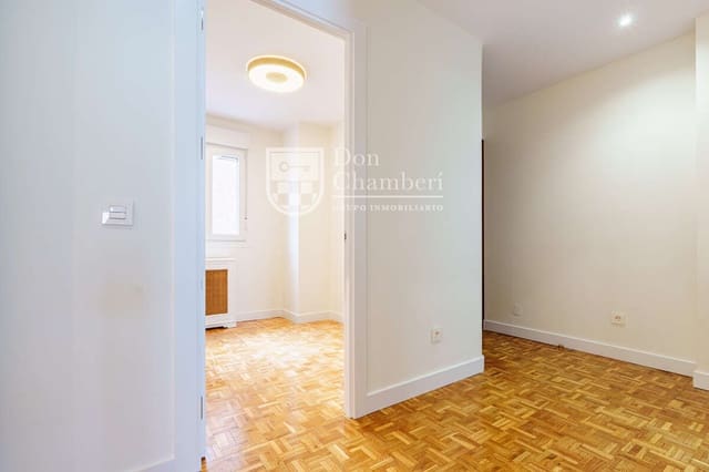 2 slaapkamer Flat te koop in Chamberí, Madrid stad - € 790.000 (Ref: 10176252)